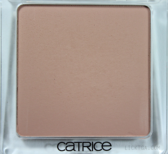  Catrice  skin finish compact powder