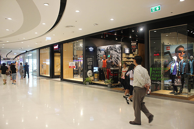 พาทัวร์ Central Plaza Westgate ห้างใหม่ ใหญ่สุดในไทย - Licktga.Com